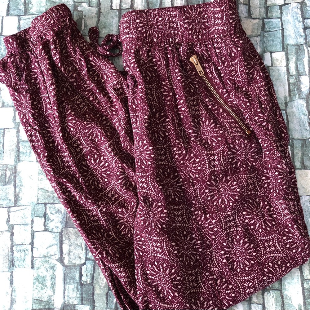 Breeze Ever Lightweight Joggers Sz M
